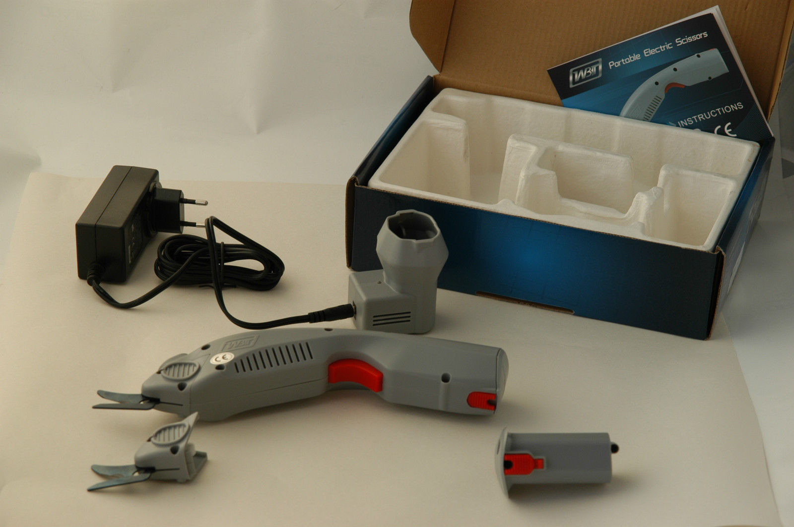 WBT-1 Electric Scissors and Cardboard Boxes 